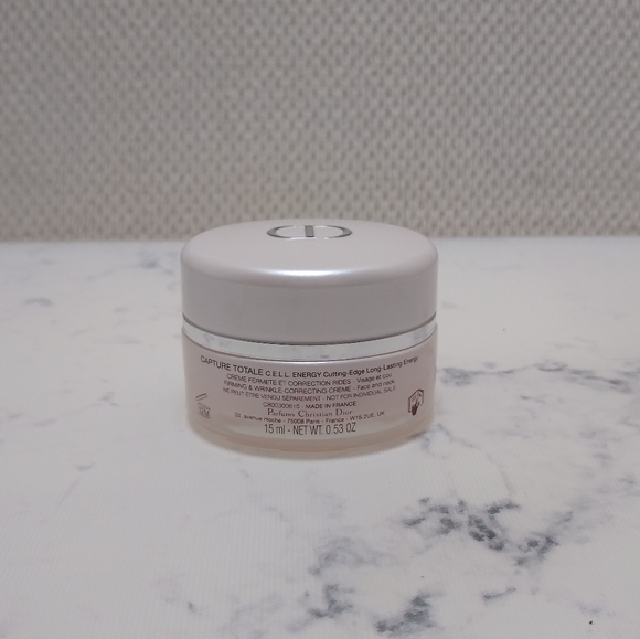 New Dior Capture Totale C.E.L.L. Energy Firming Wrinkle Cream .53 oz Travel Size - Picture 2 of 5